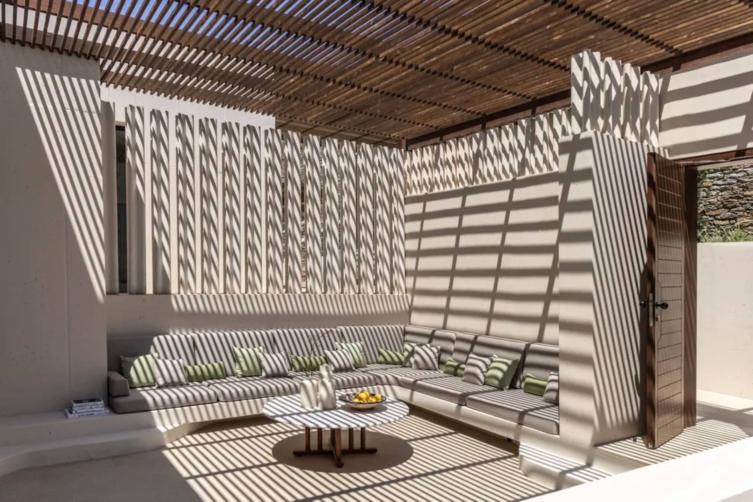 villa-kiki-outdoor-lounge-alfresco-seating-terrace-seaview-luxury-greece