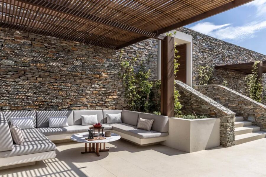 villa-kiki-outdoor-lounge-entrance-terrace-sea-view-luxury-greece