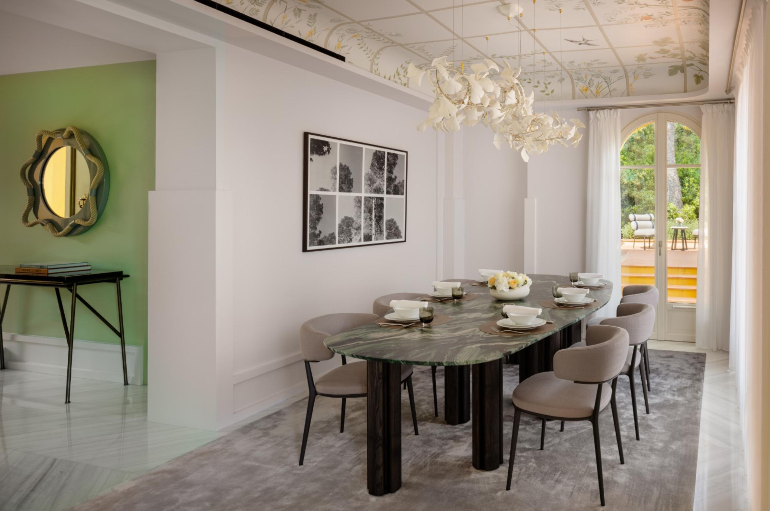 villa-lucille-dining-room-bespoke-unique-interior-wallpaper-lighting-luxury-cap-ferrat