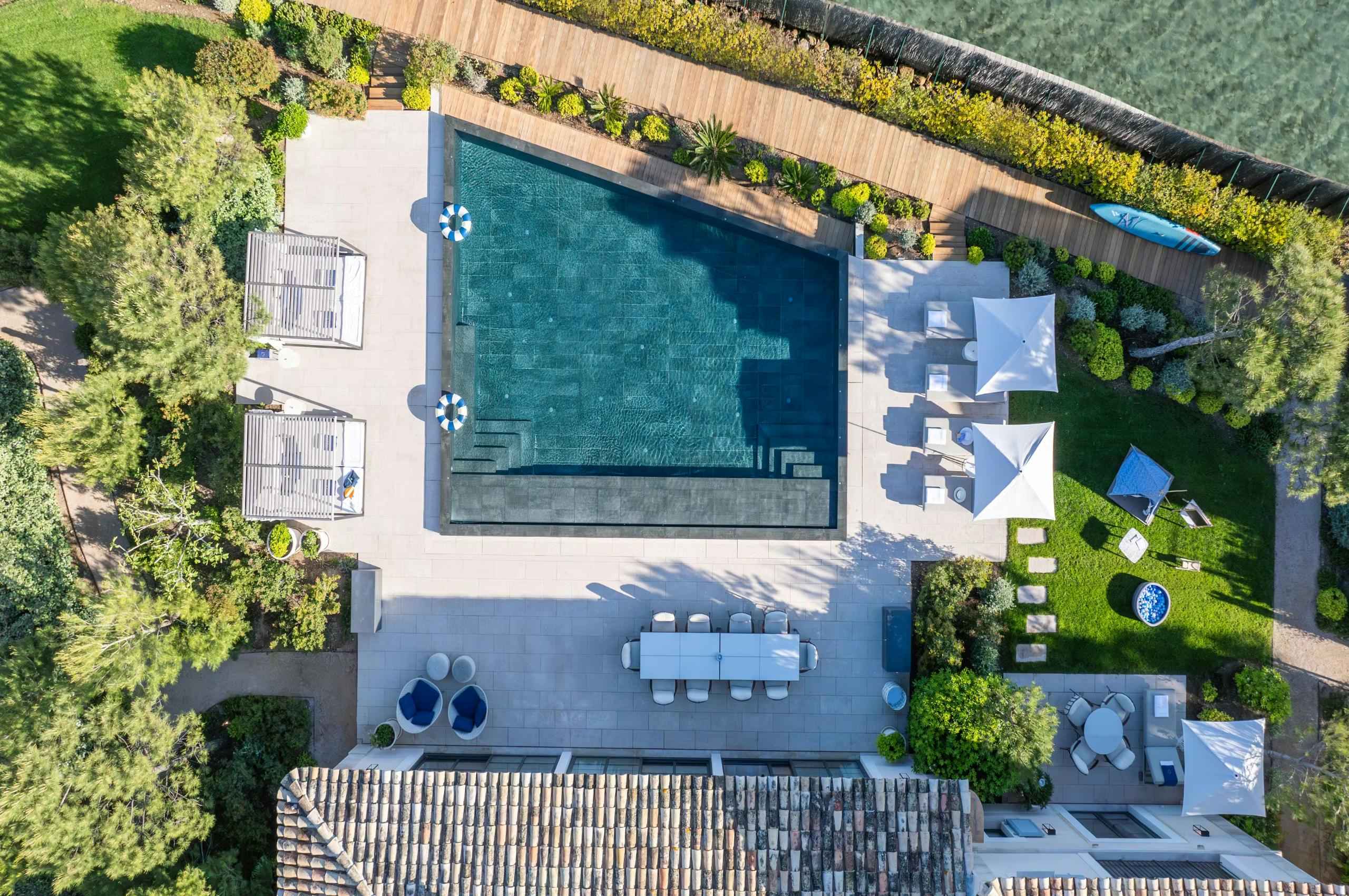 villa-riva-exterior-aerial-view-swimming-pool-terrace-garden-sea-view-luxury-rental-retreat-st-tropez