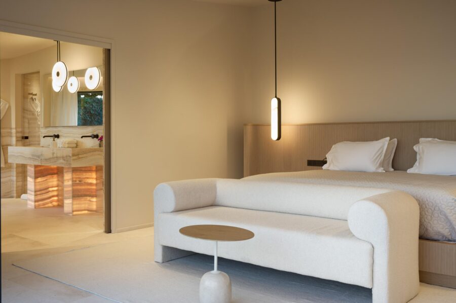villa-simone-bedroom-ensuite-bathroom-sleek-modern-design-serene-luxury-villefranche