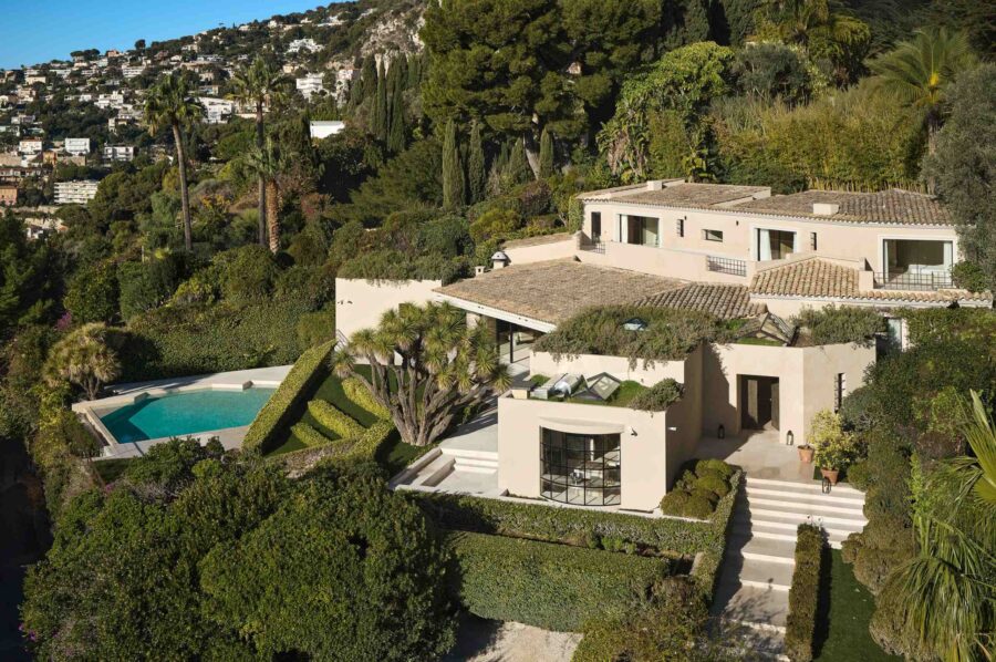 villa-simone-exterior-lush-garden-oasis-swimming-pool-spacious-luxury-property-rental-villefranche