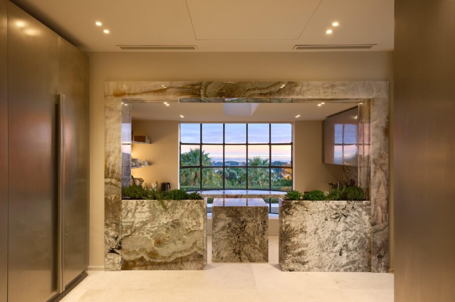 villa-simone-hallway-sea-views-marble-elegant-modern-interiordesign-luxury-villefrance