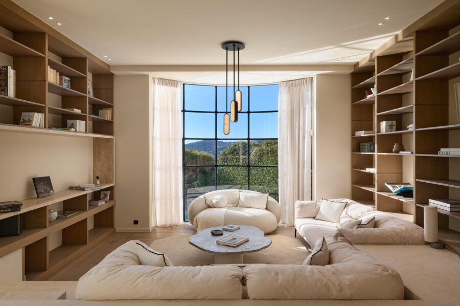 villa-simone-library-reading-room-cosy-modern-elegant-design-luxury-villefranche