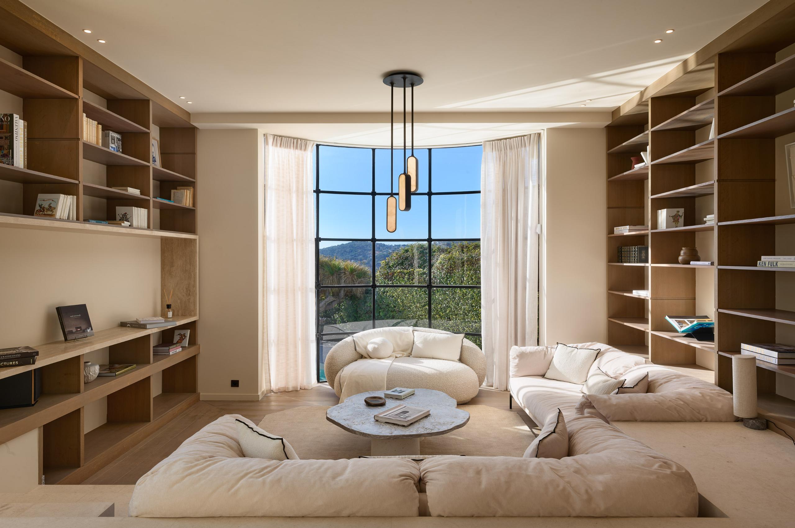 villa-simone-library-reading-room-cosy-modern-elegant-design-luxury-villefranche