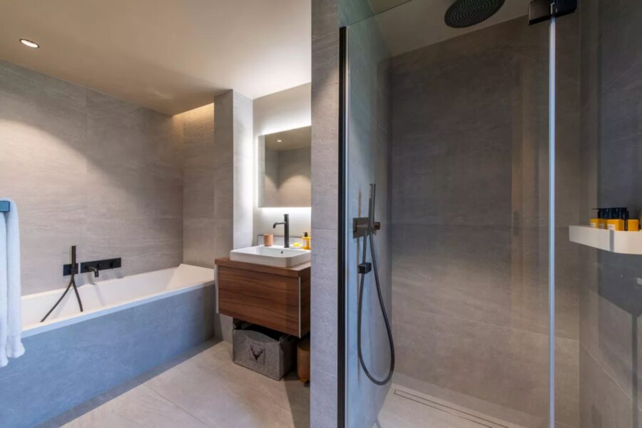 chalet-adele-bathroom-shower-bathtub-sink-modern-sleek-luxury-design-courchevel1650