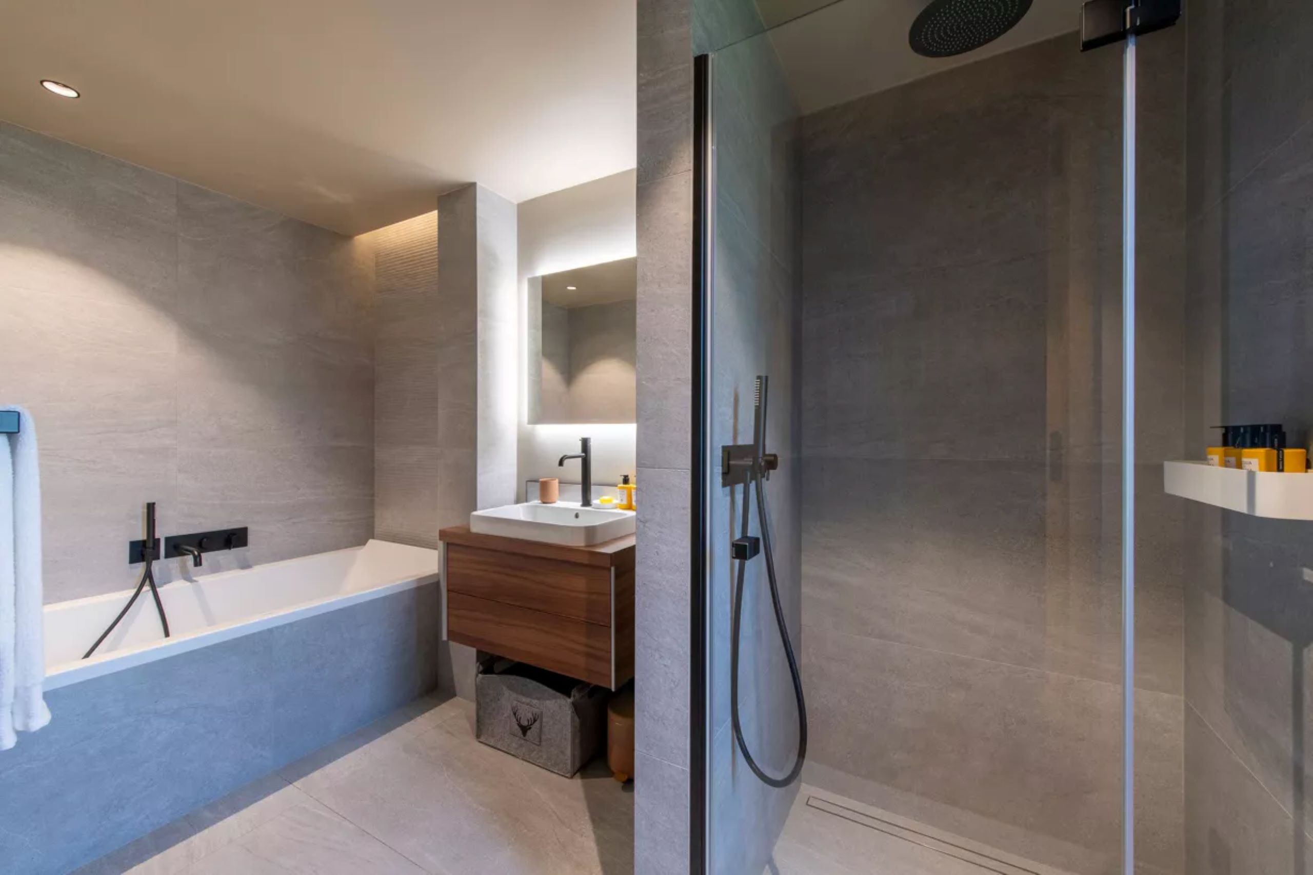 chalet-adele-bathroom-shower-bathtub-sink-modern-sleek-luxury-design-courchevel1650