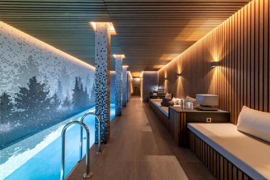 chalet-adele-indoor-swimmingpool-spa-wellness-luxury