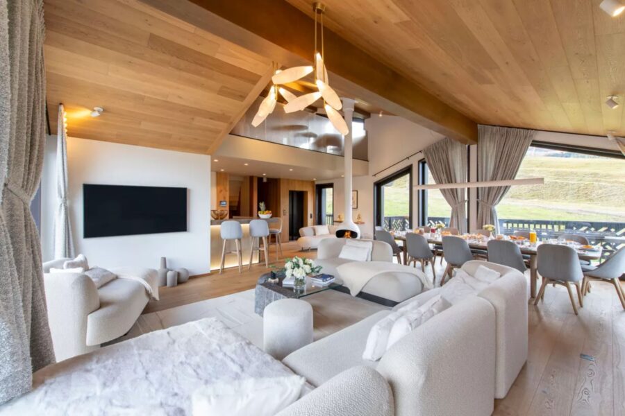 chalet-adele-livingroom-lounge-bar-dining-sleek-modern-design-scenic-views-luxury-courchevel1650