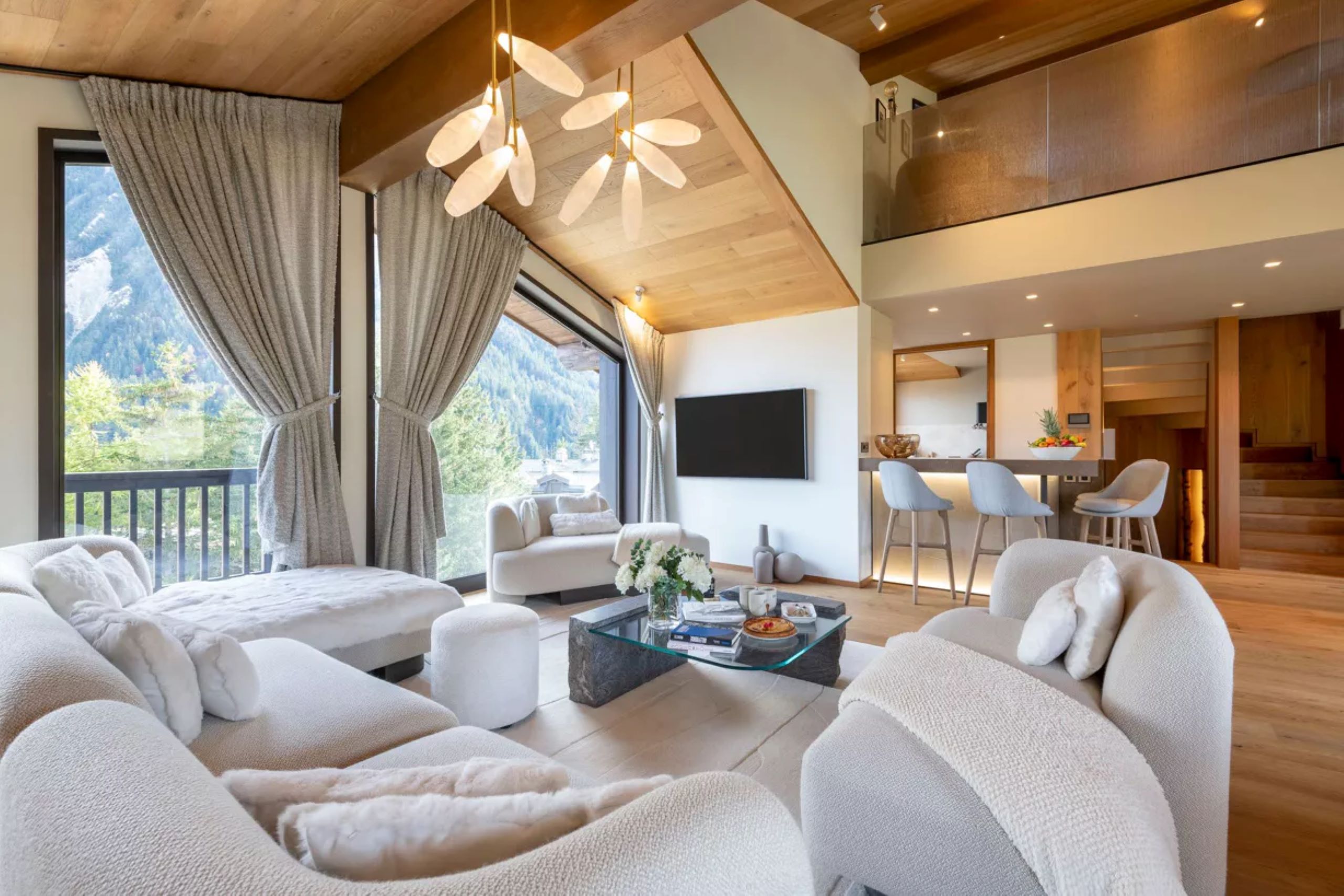 chalet-adele-livingroom-lounge-bar-scenic-mountain-views-modern-elegant-luxury-interiordesign-courchevel1650
