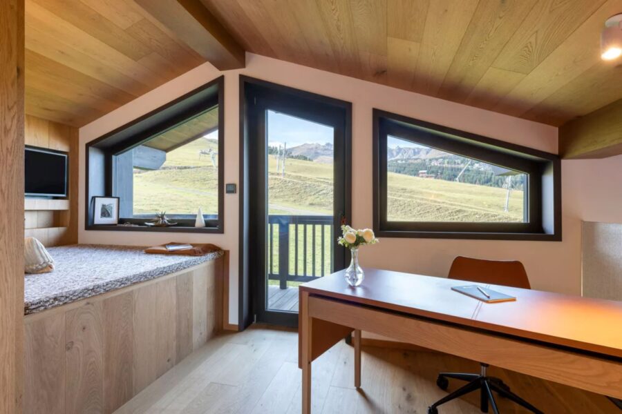 chalet-adele-office-scenic-views-relaxation-luxury-courchevel1650