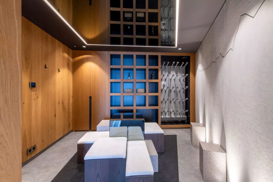 chalet-adele-skiroom-bootroom-skiin-skiout-luxury-alpine-rental-retreat-courchevel1650
