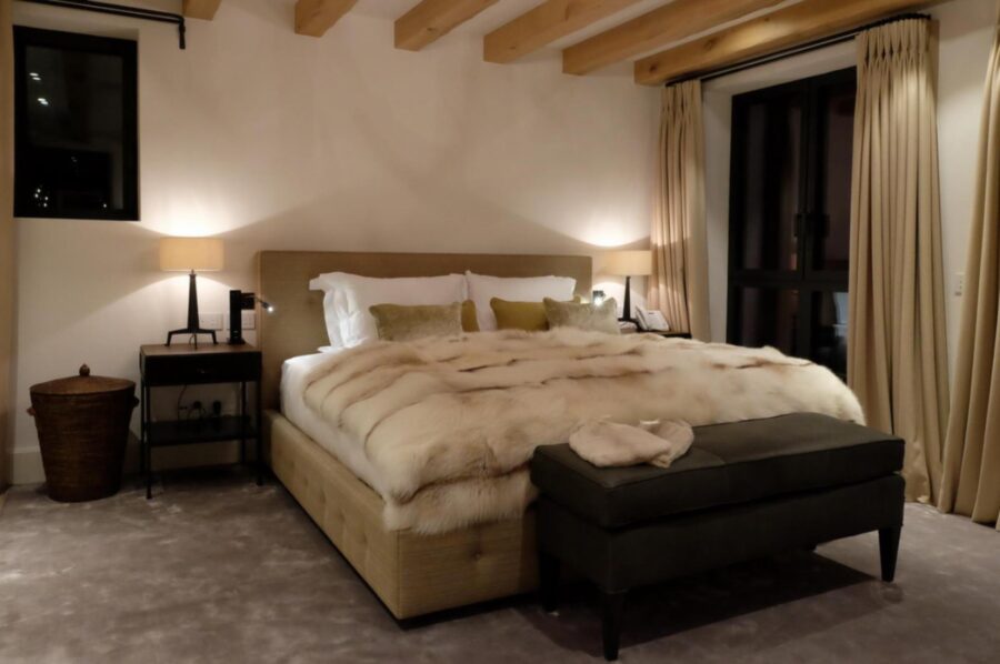 chalet-coco-bedroom-cosy-alpine-elegant-interior-design-luxury-courchevel1650