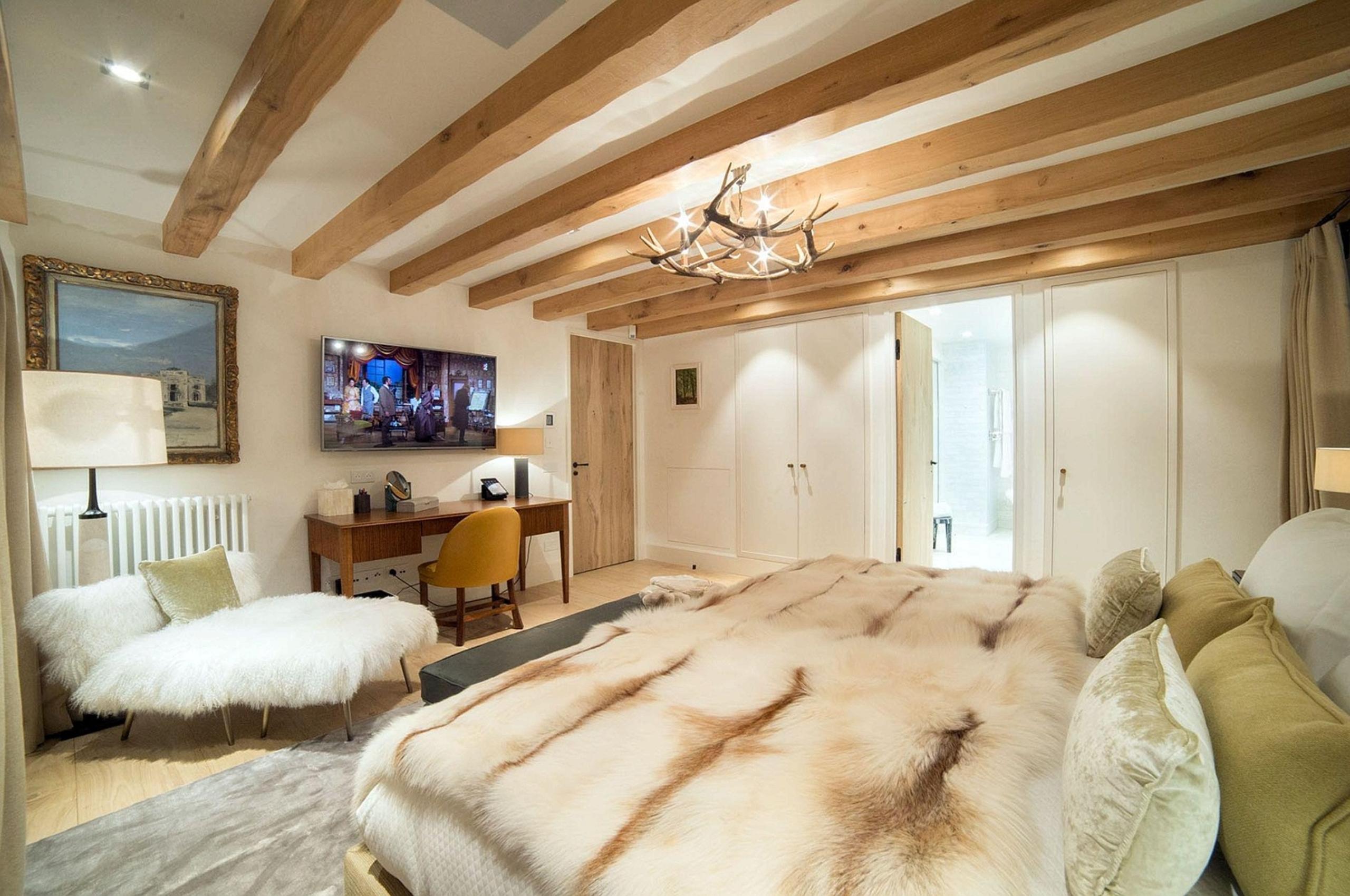 chalet-coco-bedroom-cosy-alpine-retreat-luxury-interiors-courchevel1650