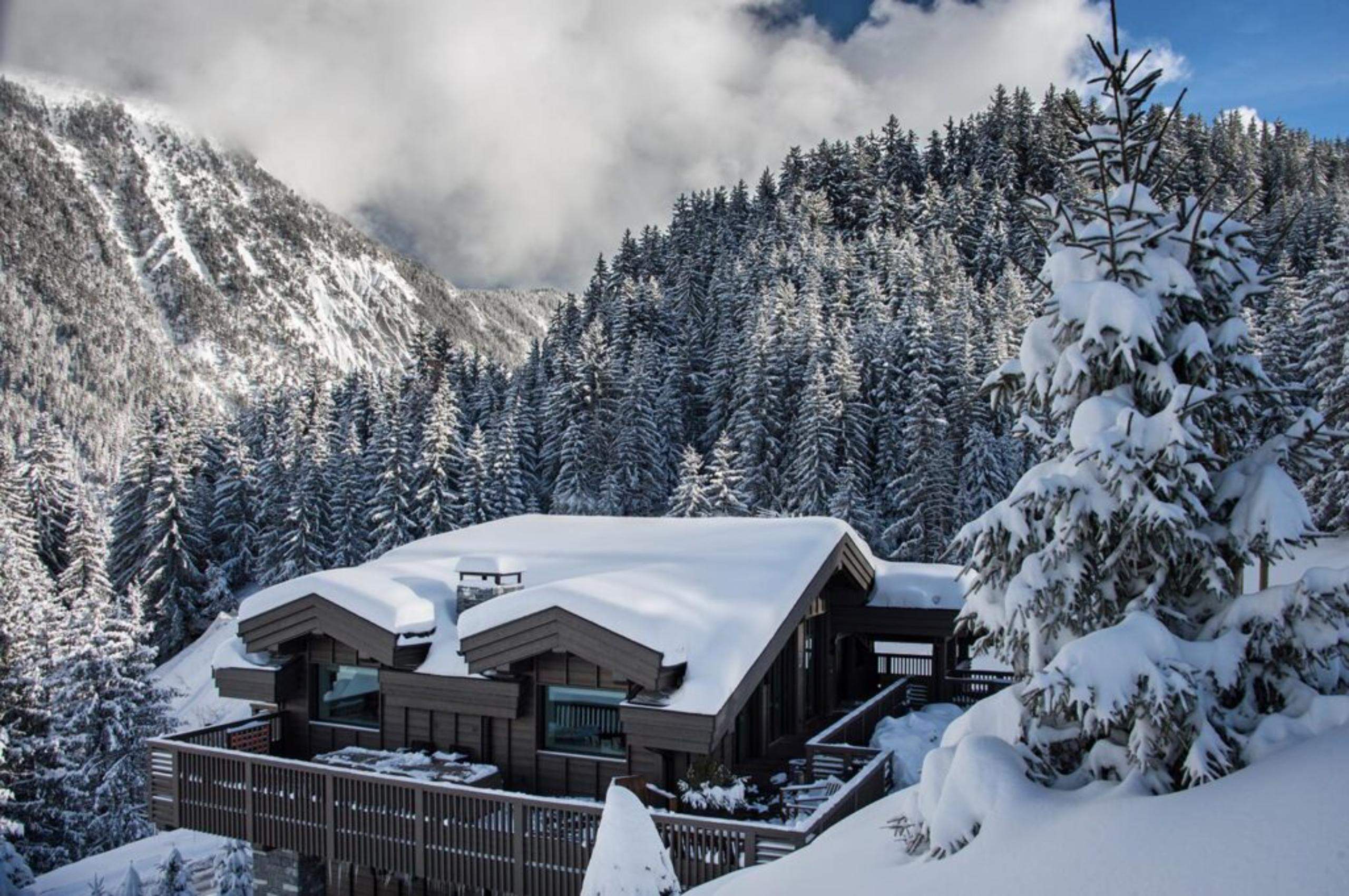 chalet-coco-exterior-winter-luxury-alpine-rental-retreat-courchevel1650