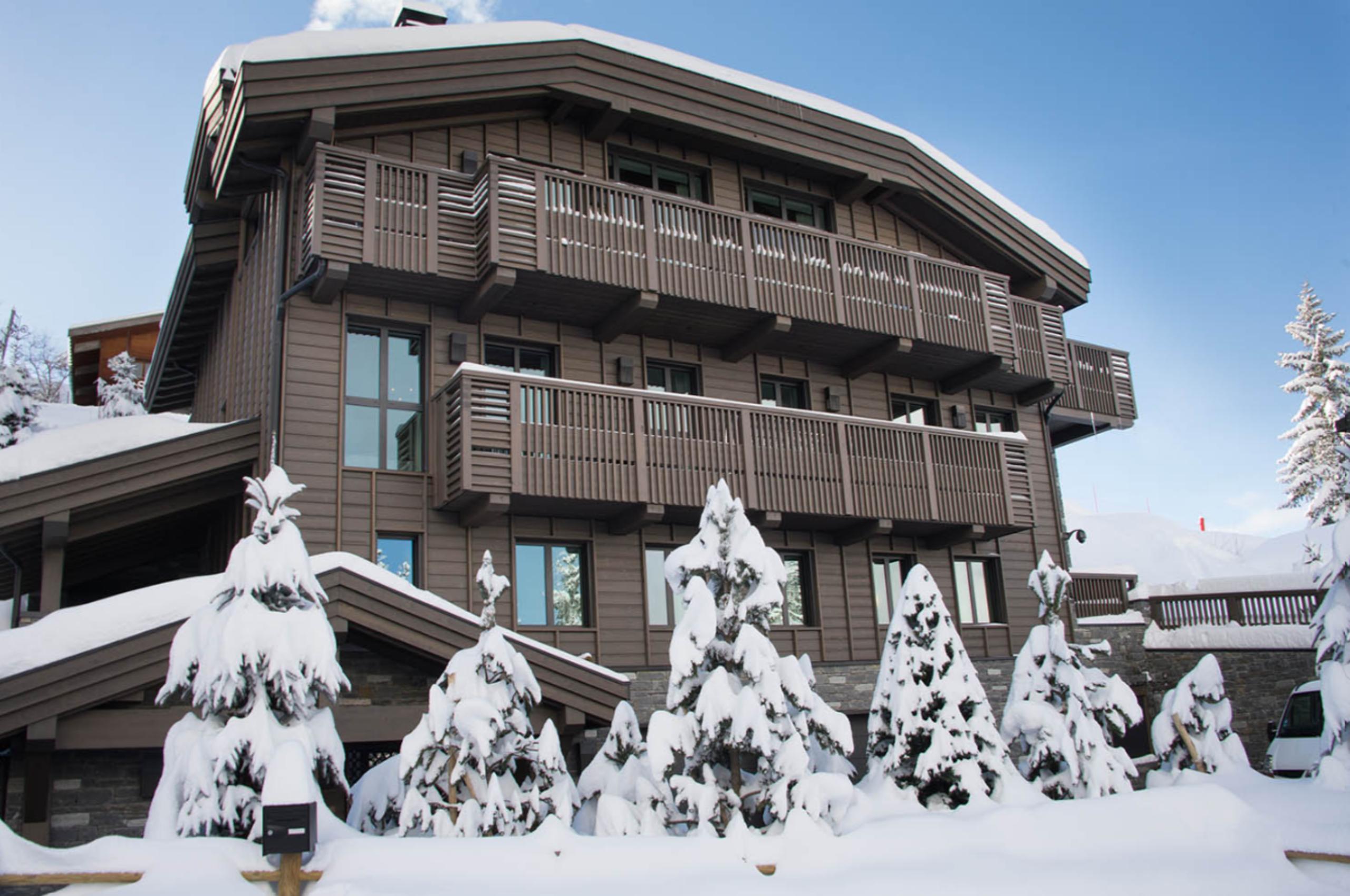 chalet-coco-exterior-winter-luxury-rental-retreat-alpine-escape-courchevel1650