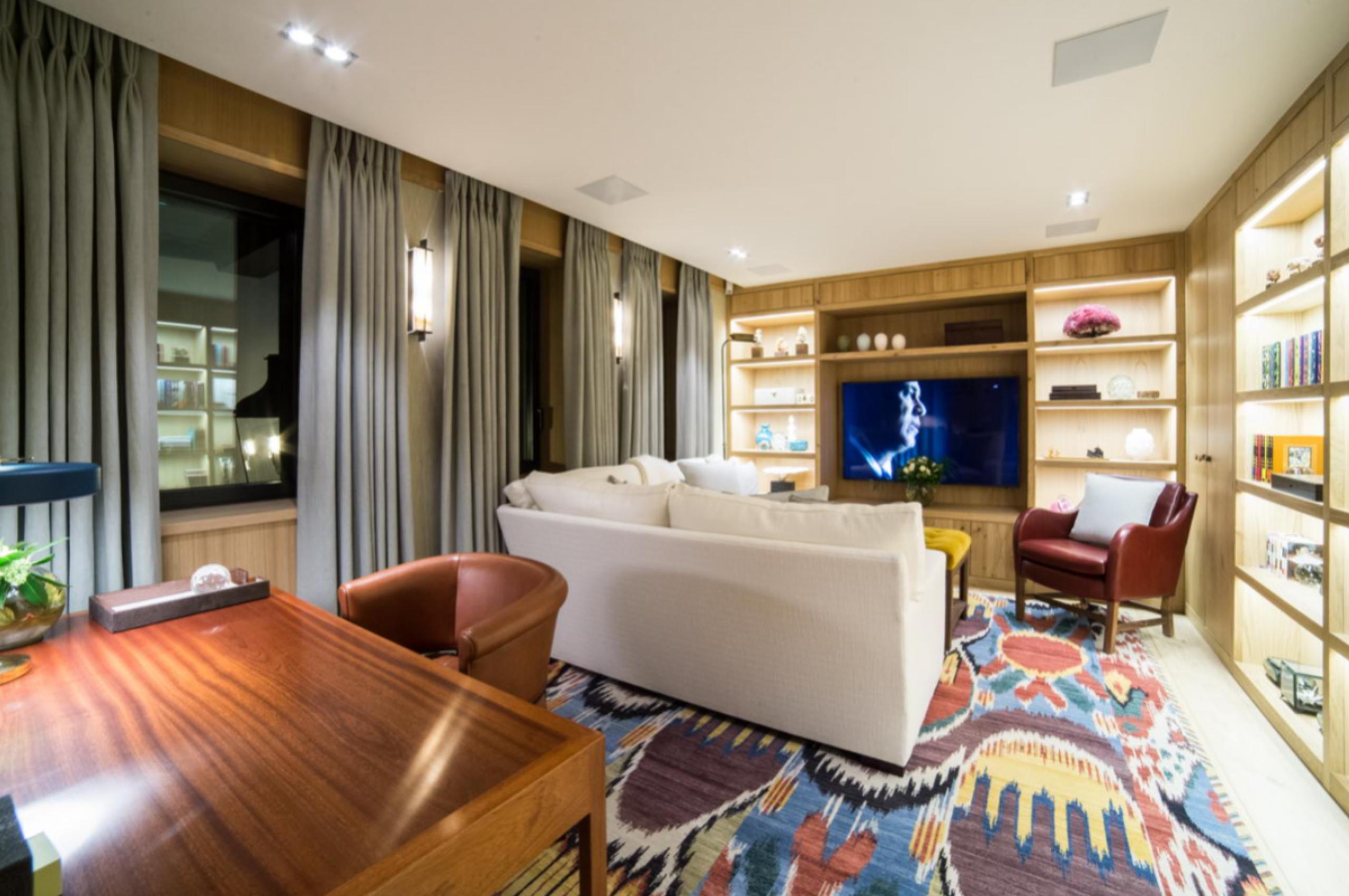 chalet-coco-office-tv-lounge-library-elegant-design-stylish-luxury-interiors-courchevel1650