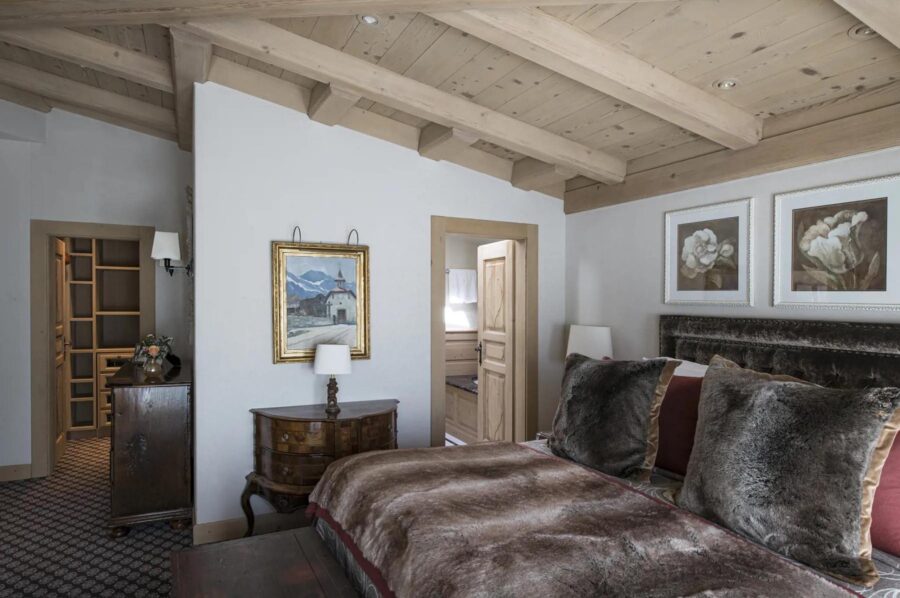 residence-grace-bedroom-ensuite-luxury-alpine-elegant-design-gstaad