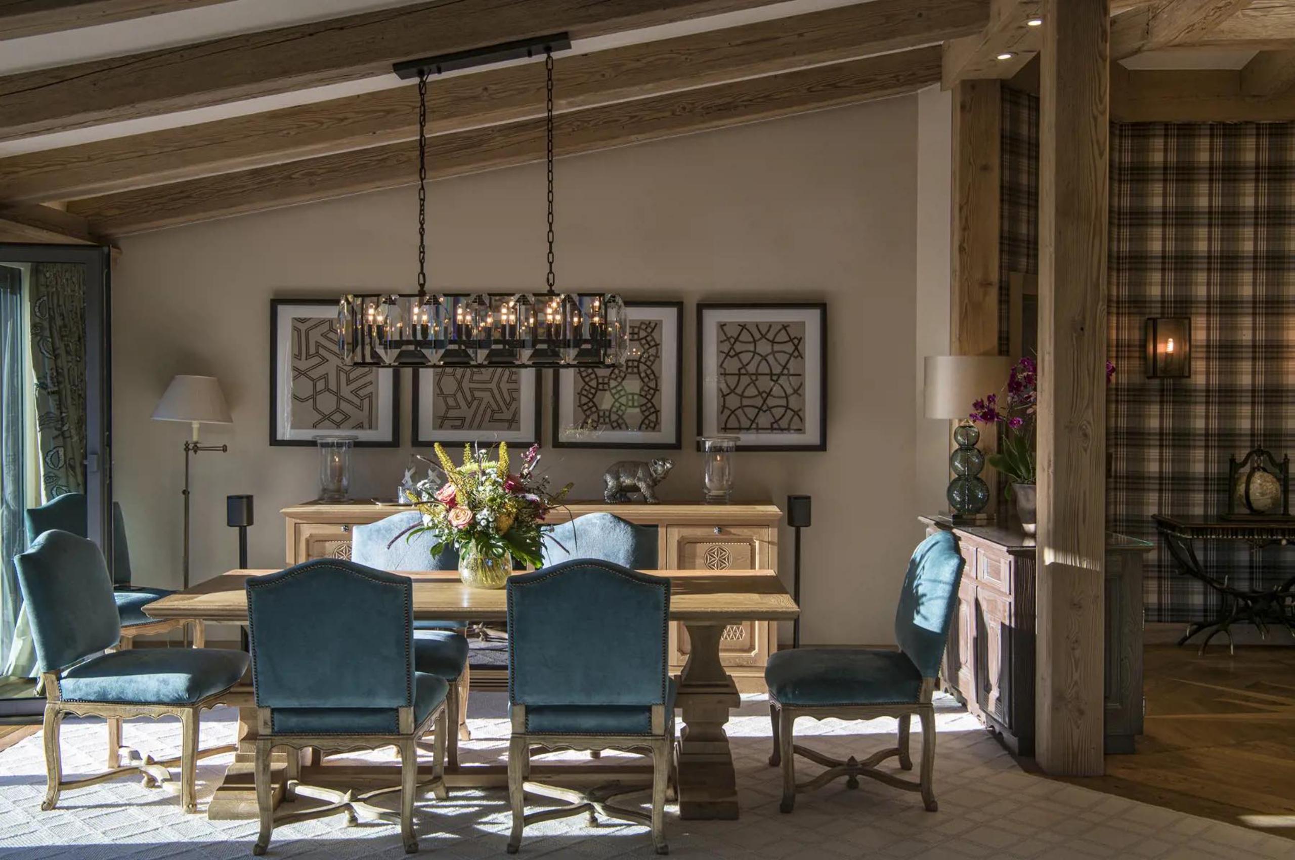 residence-grace-dining-room-openplan-grand-elegant-interior-design-luxury-gstaad