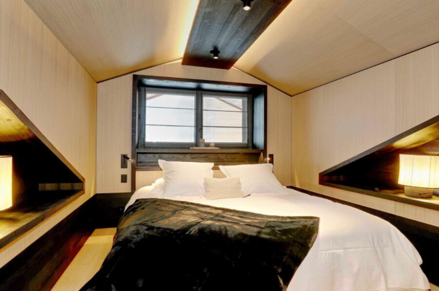residence-kailey-bedroom-cosy-modern-alpine-design-luxury-retreat-courchevel1850