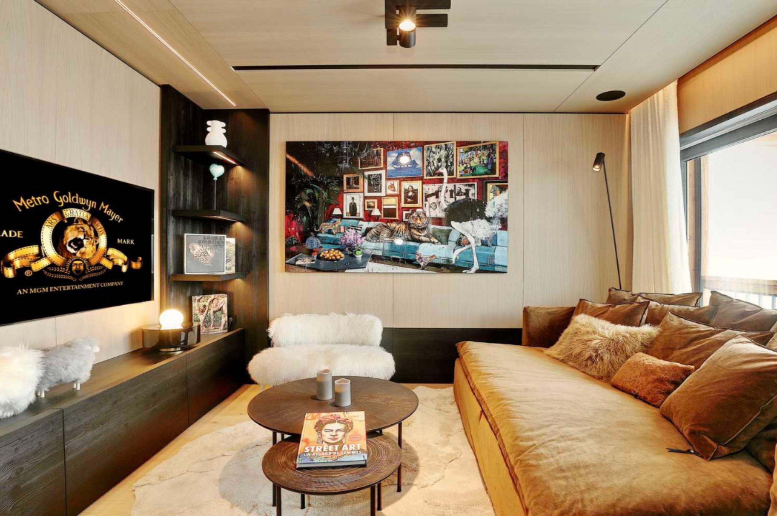residence-kailey-cinema-room-tv-lounge-artwork-cosy-alpine-design-luxury-courchevel1850