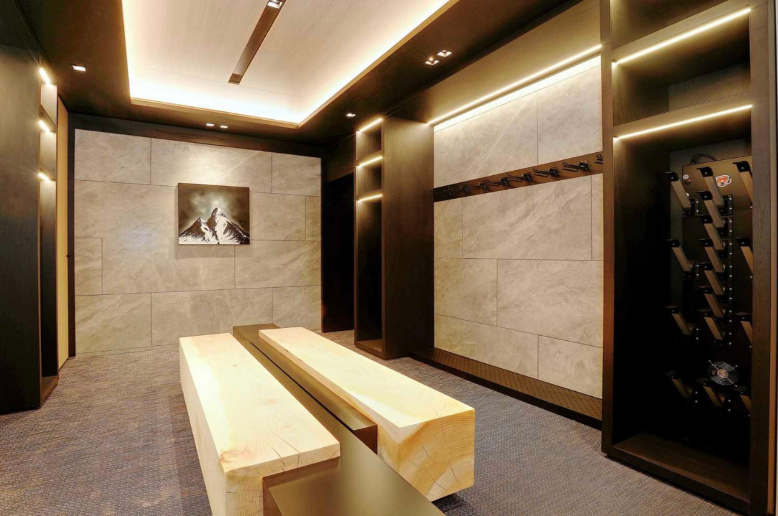 residence-kailey-ski-room-boot-room-prime-location-skiin-skiout-luxury-retreat-courchevel1850