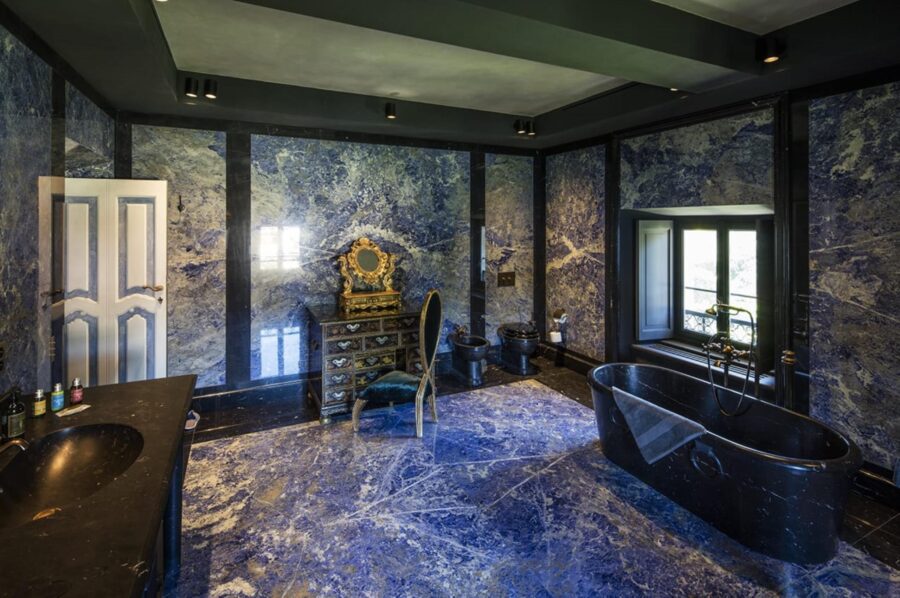 villa-allegra-bathroom-bathtub-sink-marble-dark-unique-ornate-design-luxury-lakecomo