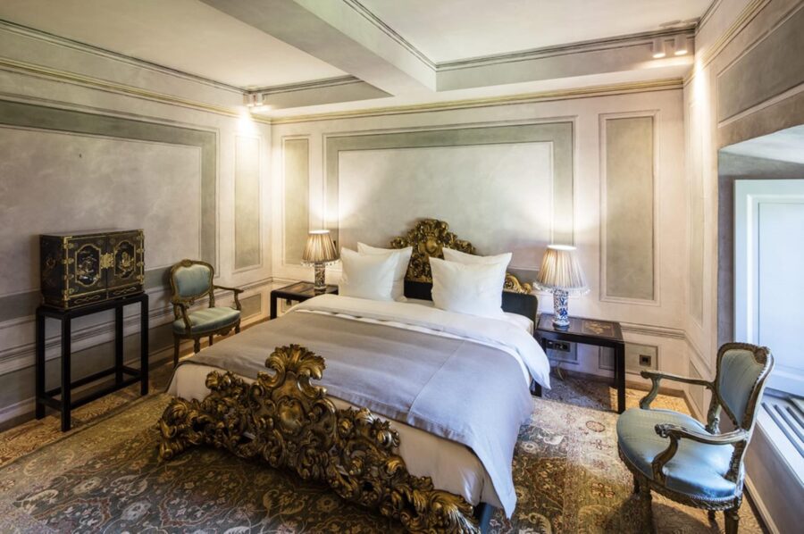 villa-allegra-bedroom-elegant-ornate-design-luxury-lakecomo