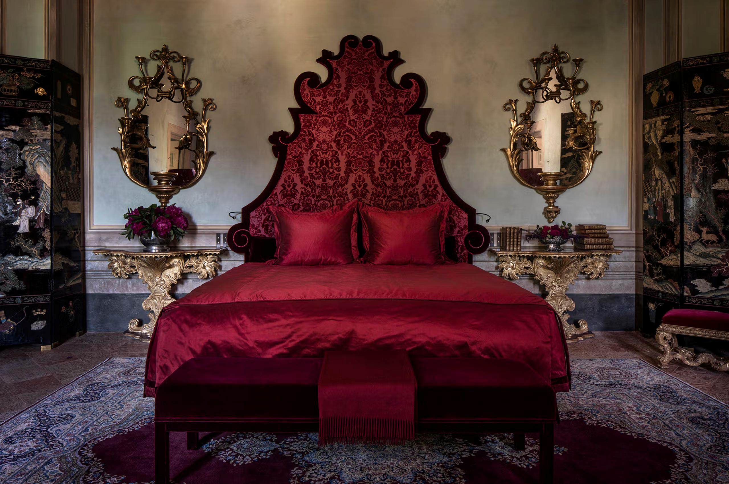villa-allegra-bedroom-romantic-opulent-extravagant-design-luxury-lakecomo