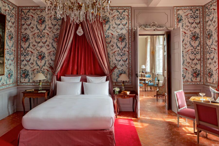 villa-belle-bedroom-opulent-elegant-grand-design-luxury-provence