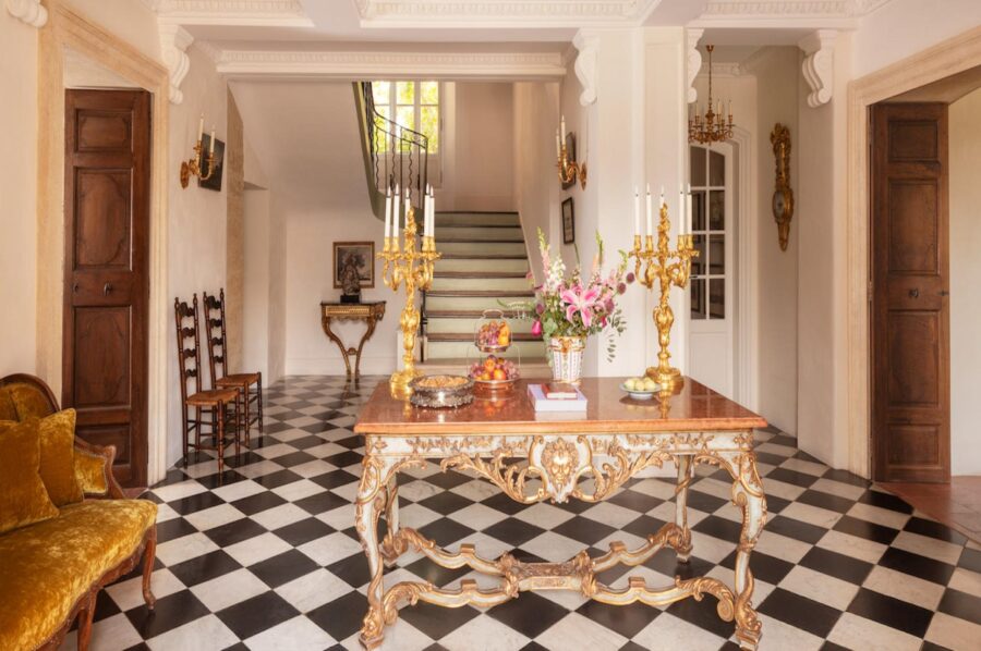 villa-belle-hallway-entrance-grand-ornate-elegant-design-luxury-provence