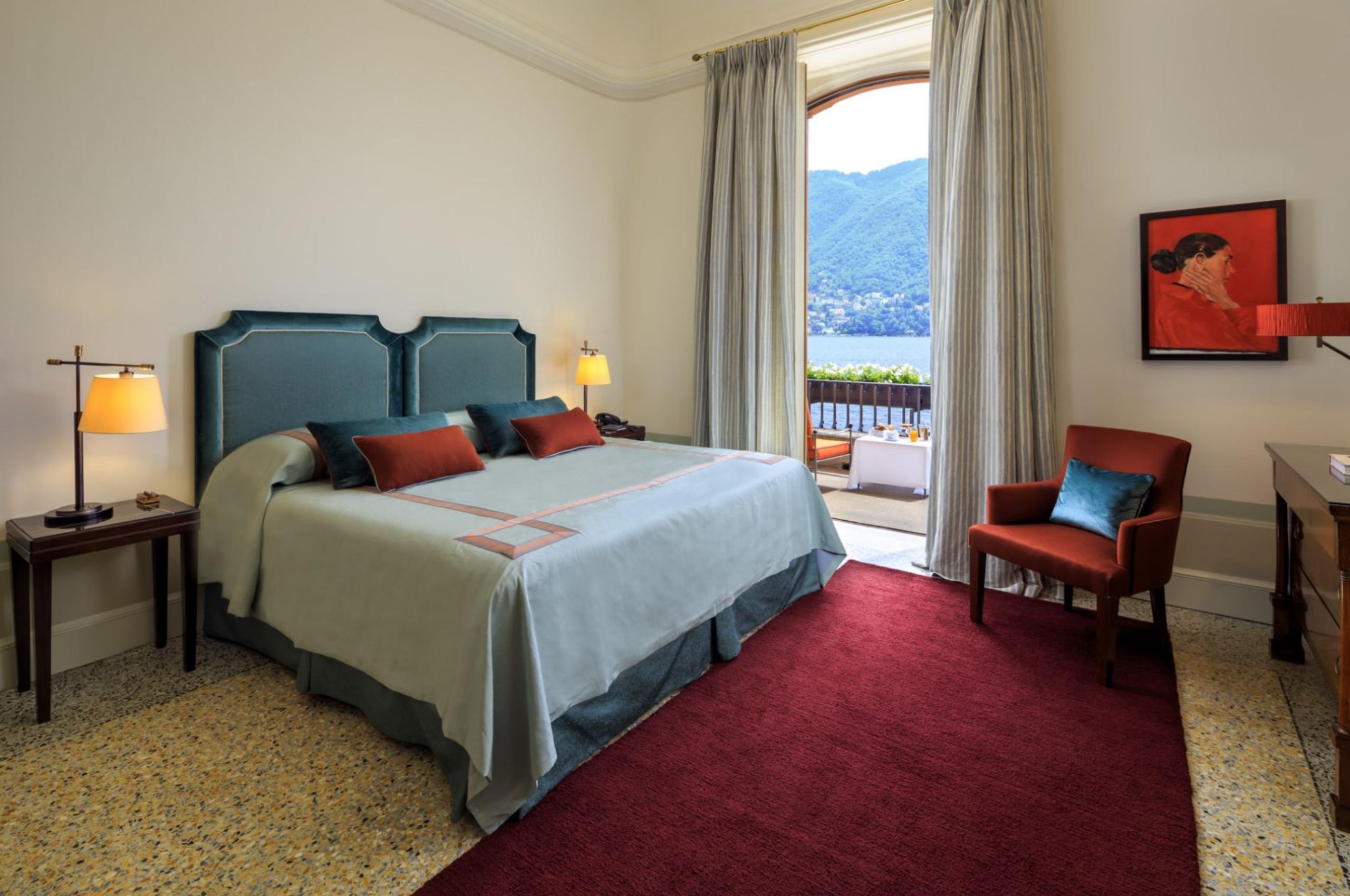 villa-carla-bedroom-elegant-design-balcony-scenic-lake-views-luxury-lakecomo