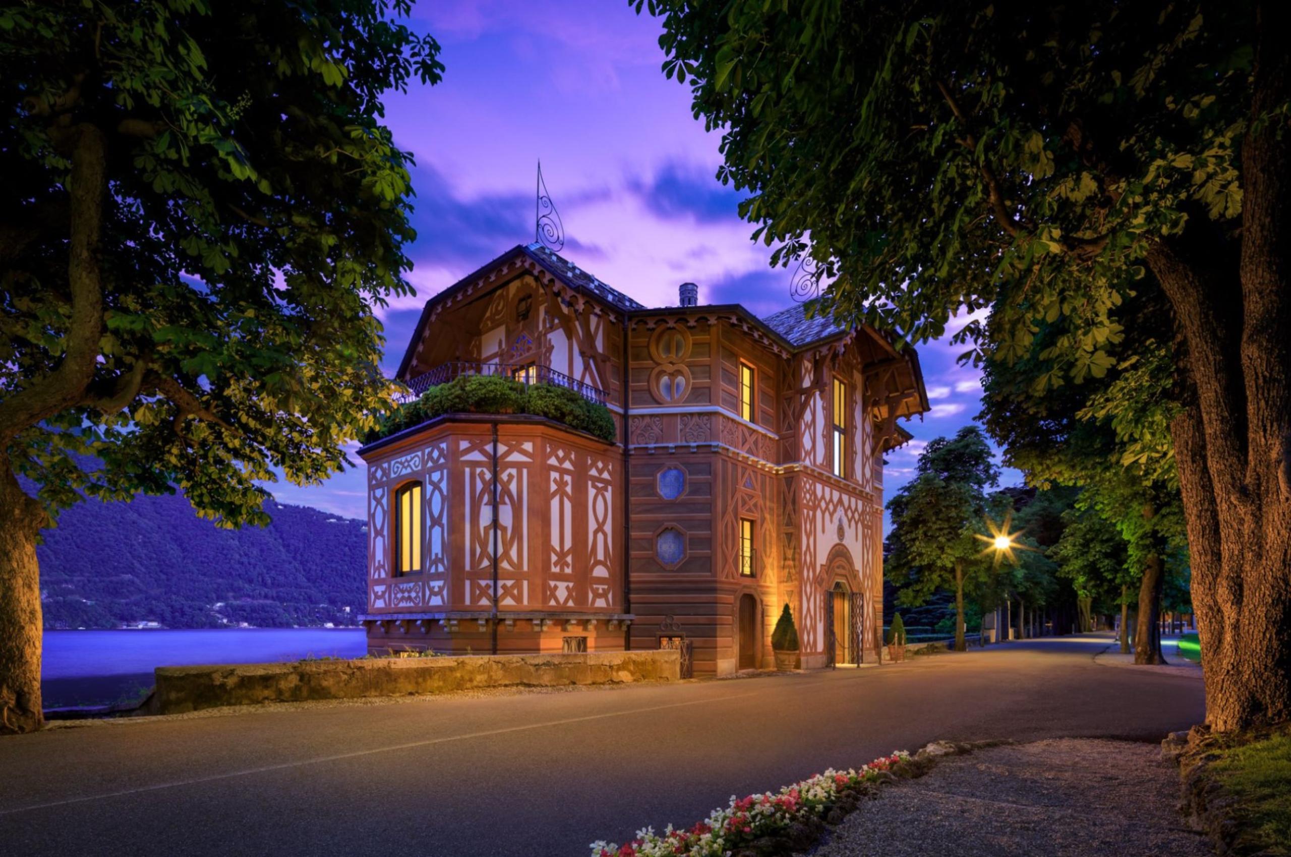 villa-carla-exterior-grounds-lakefront-property-waterfront-views-luxury-lakecomo