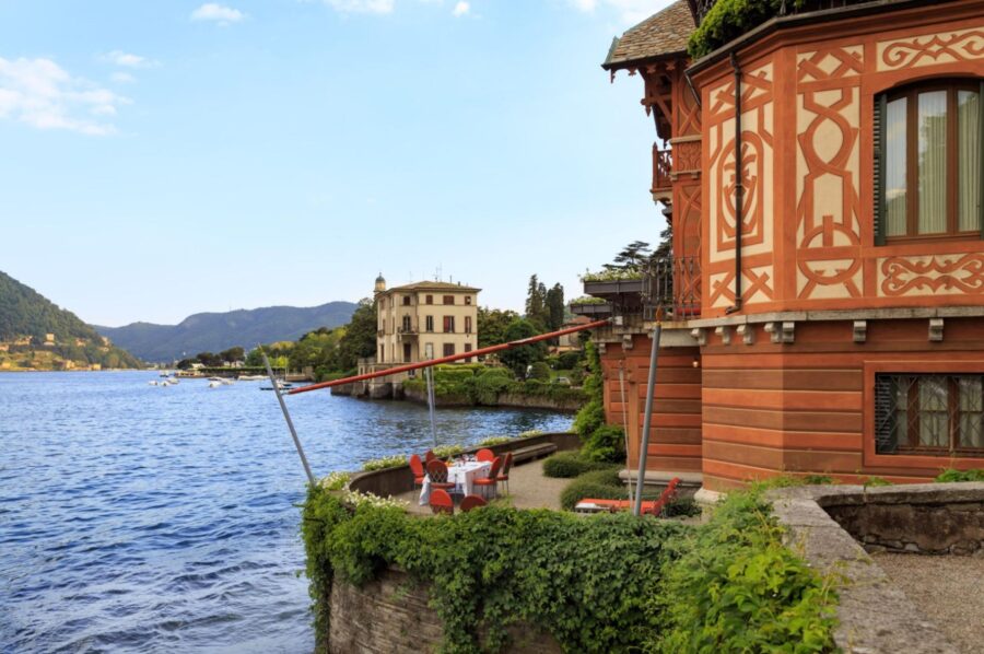 villa-carla-exterior-waterfront-views-alfresco-dining-area-luxury-lakecomo