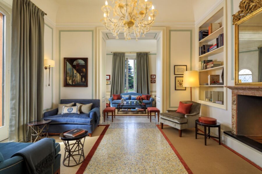 villa-carla-living-room-lounge-fireplace-grand-elegant-design-luxury-lakecomo