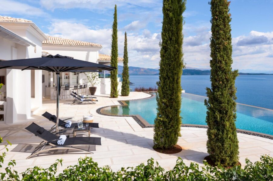 villa-chara-infinity-pool-stunning-sea-views-terrace-sun-loungers-pool-bar-luxury-corfu