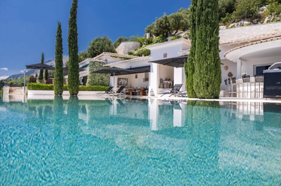 villa-chara-swimming-pool-bar-alfresco-dining-garden-sea-views-luxury-corfu