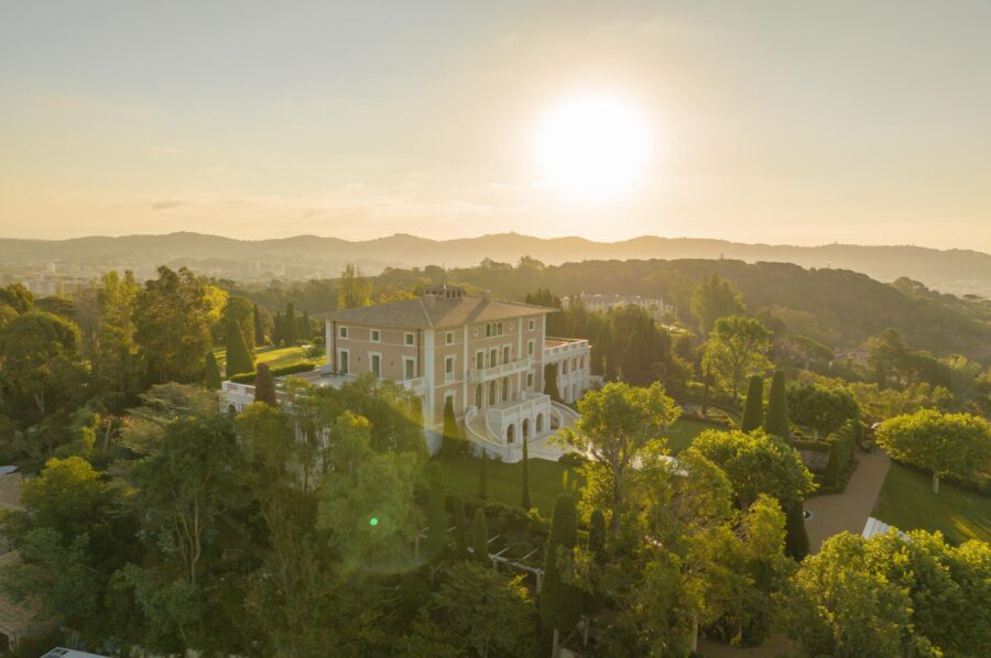 villa-clemence-exterior-summer-lush-garden-elegant-grounds-luxury-rental-cannes