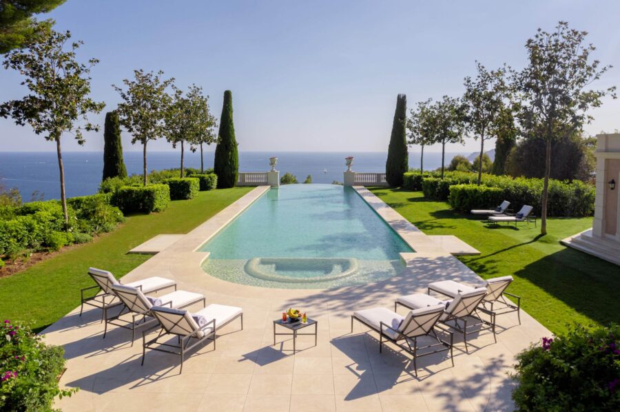 villa-clemence-swimming-pool-garden-sea-view-tranquil-paradise-luxury-rental-retreat-cannes
