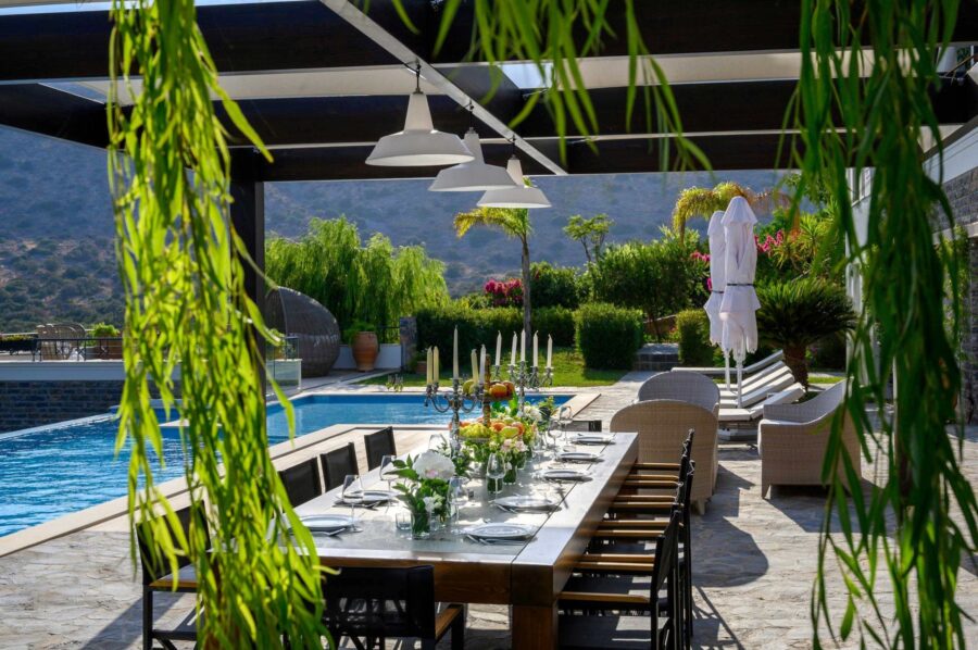 villa-dalida-outdoor-dining-swimming-pool-scenic-views-luxury-crete