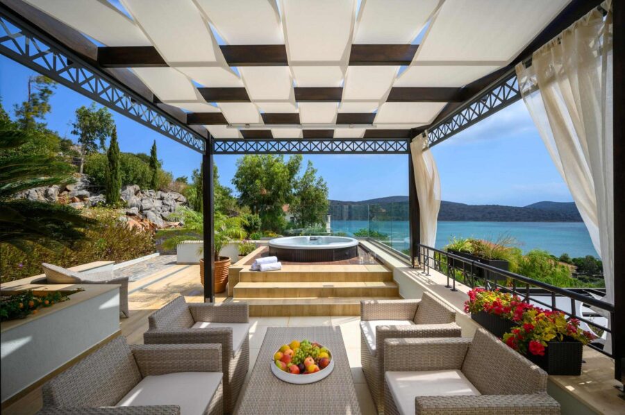 villa-dalida-outdoor-lounge-jacuzz-hottub-seaviews-luxury-wellness-relaxation-crete