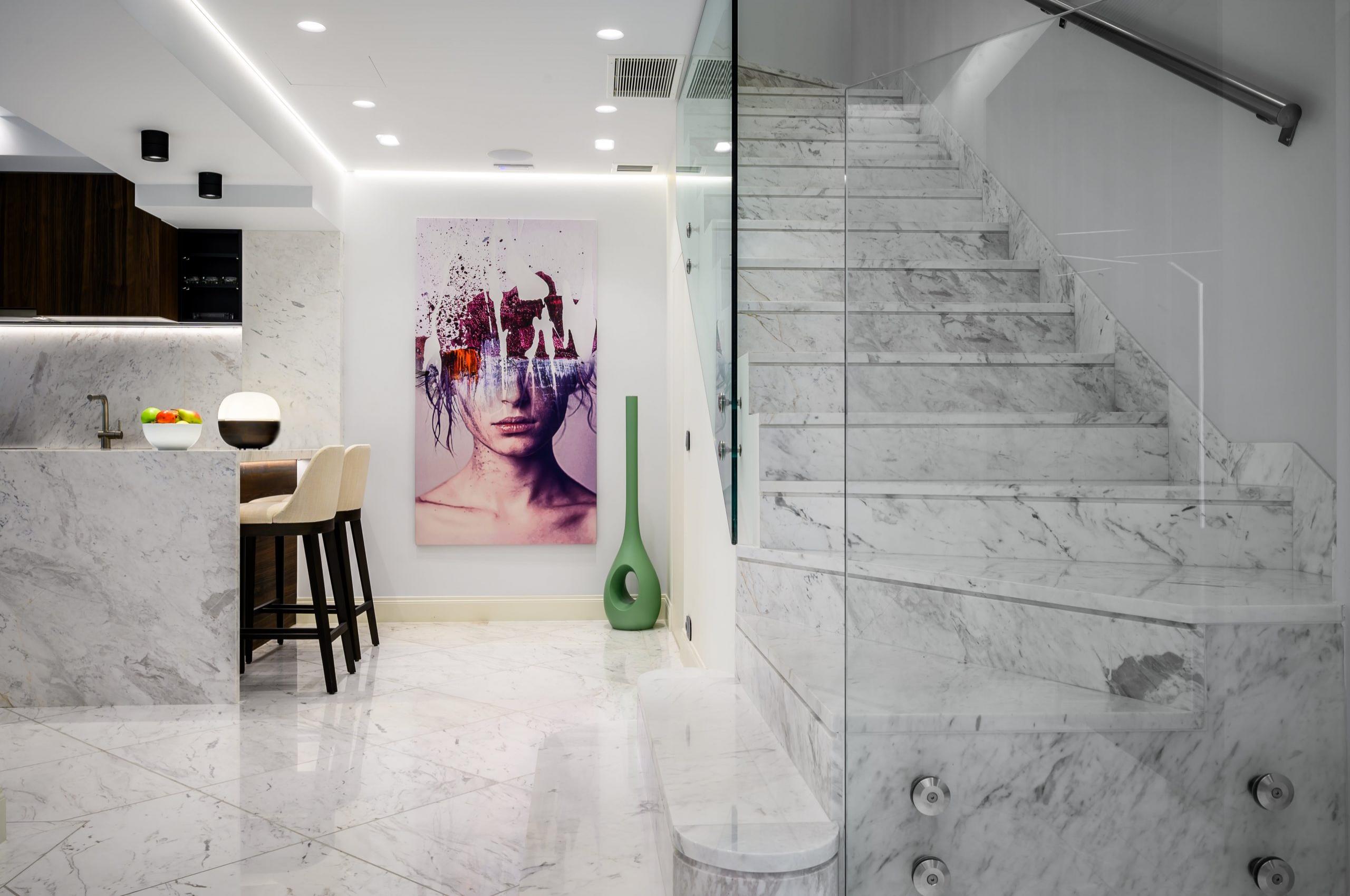 villa-dalida-staircase-kitchen-marble-bright-modern-elegant-design-luxury-crete