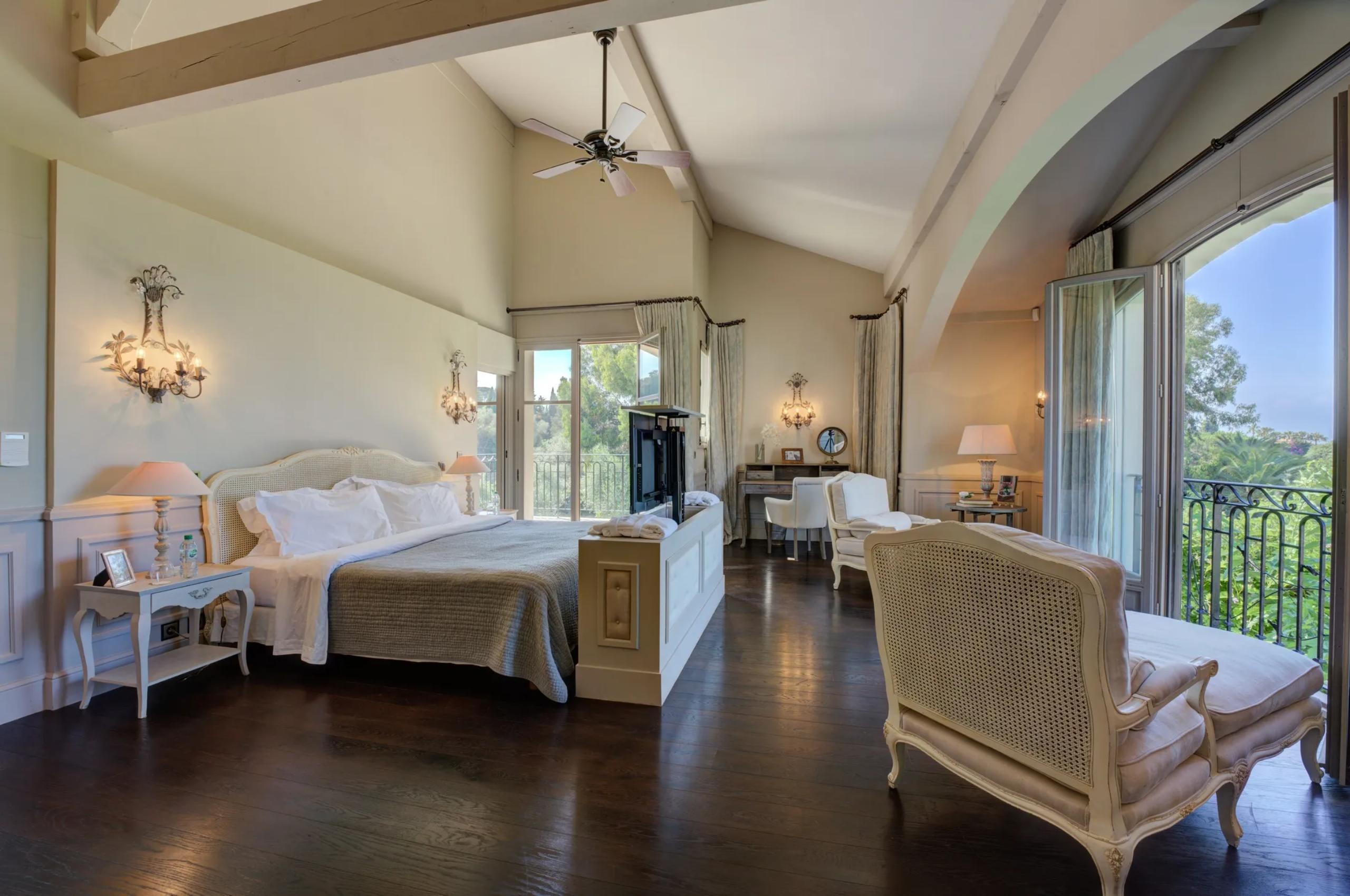 villa-felicity-bedroom-balcony-garden-views-spacious-elegant-design-luxury-antibes