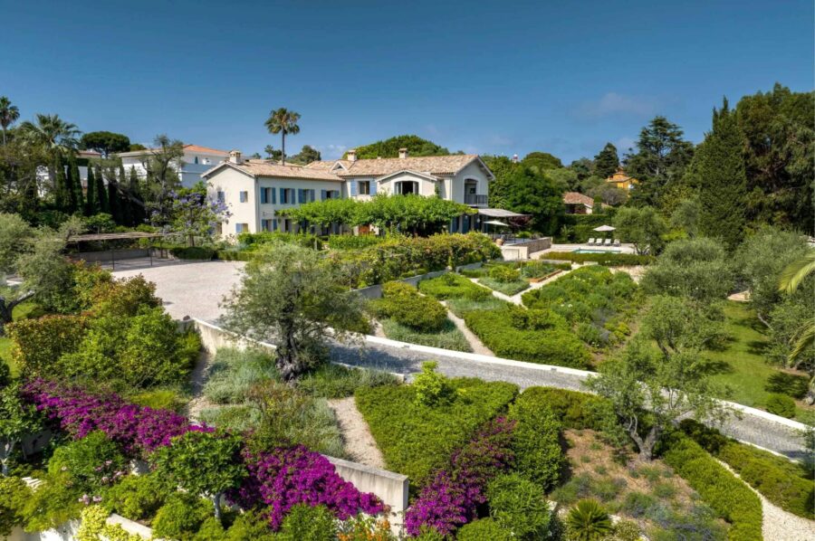 villa-felicity-garden-oasis-exterior-luxury-antibes