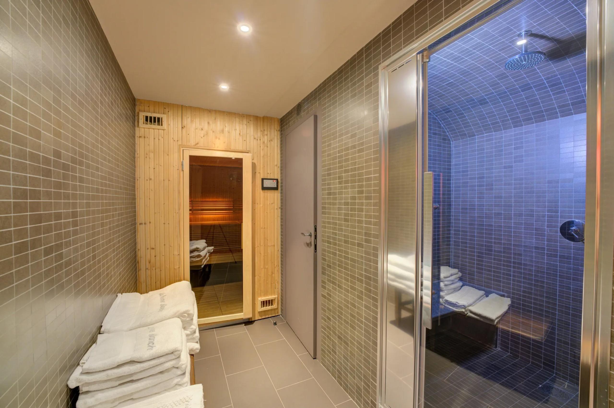 villa-felicity-sauna-shower-spa-wellness-relaxation-luxury-antibes