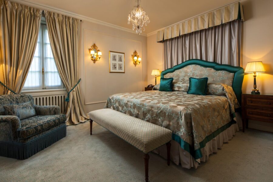 villa-grace-bedroom-grand-elegant-romantic-design-luxury-lakecomo