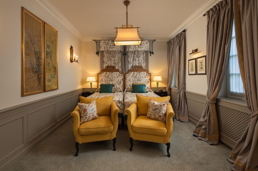 villa-grace-bedroom-twin-room-elegant-traditional-style-luxury-lakecomo