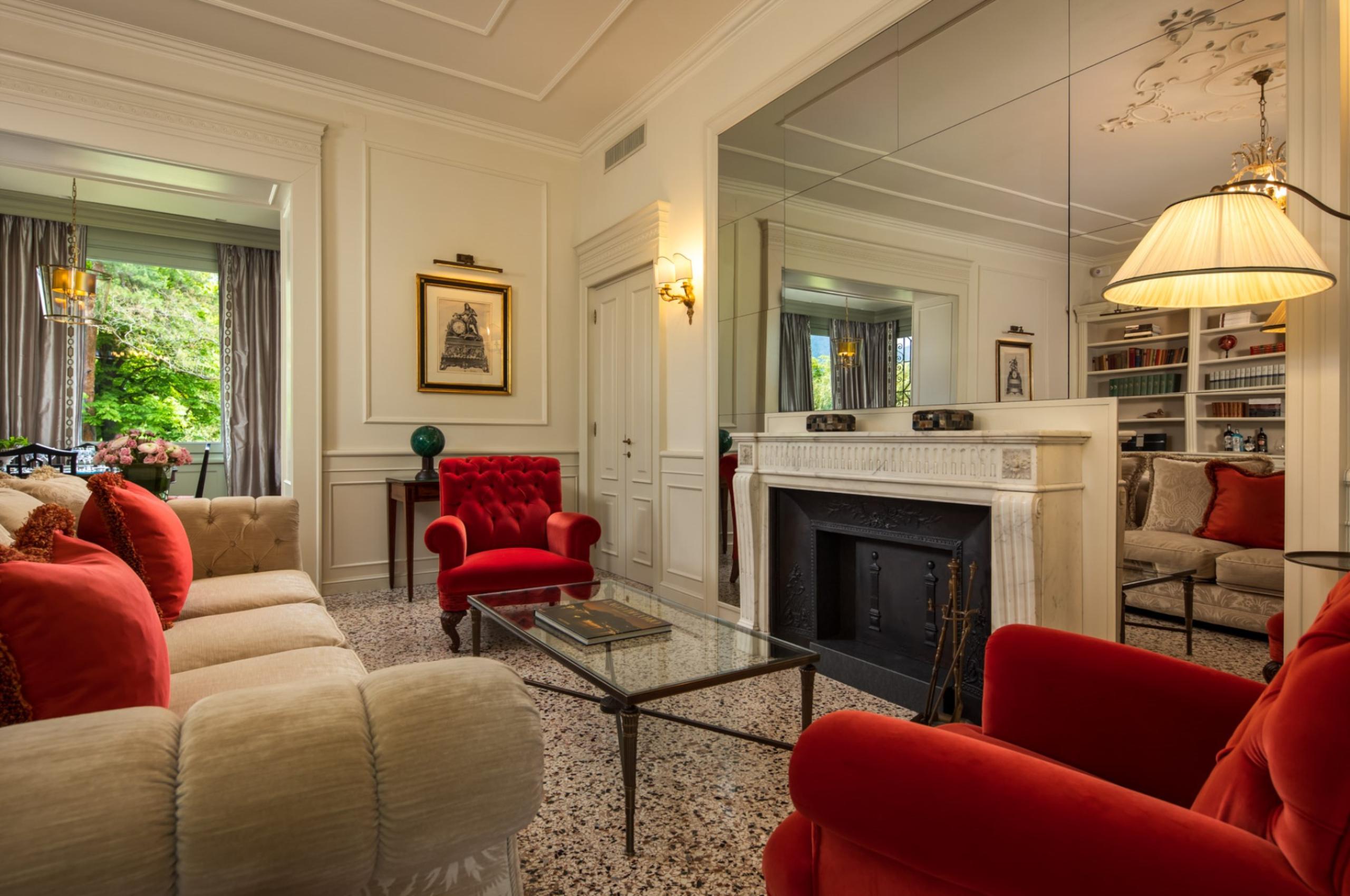 villa-grace-living-room-lounge-fireplace-cosy-elegant-design-luxury-lakecomo