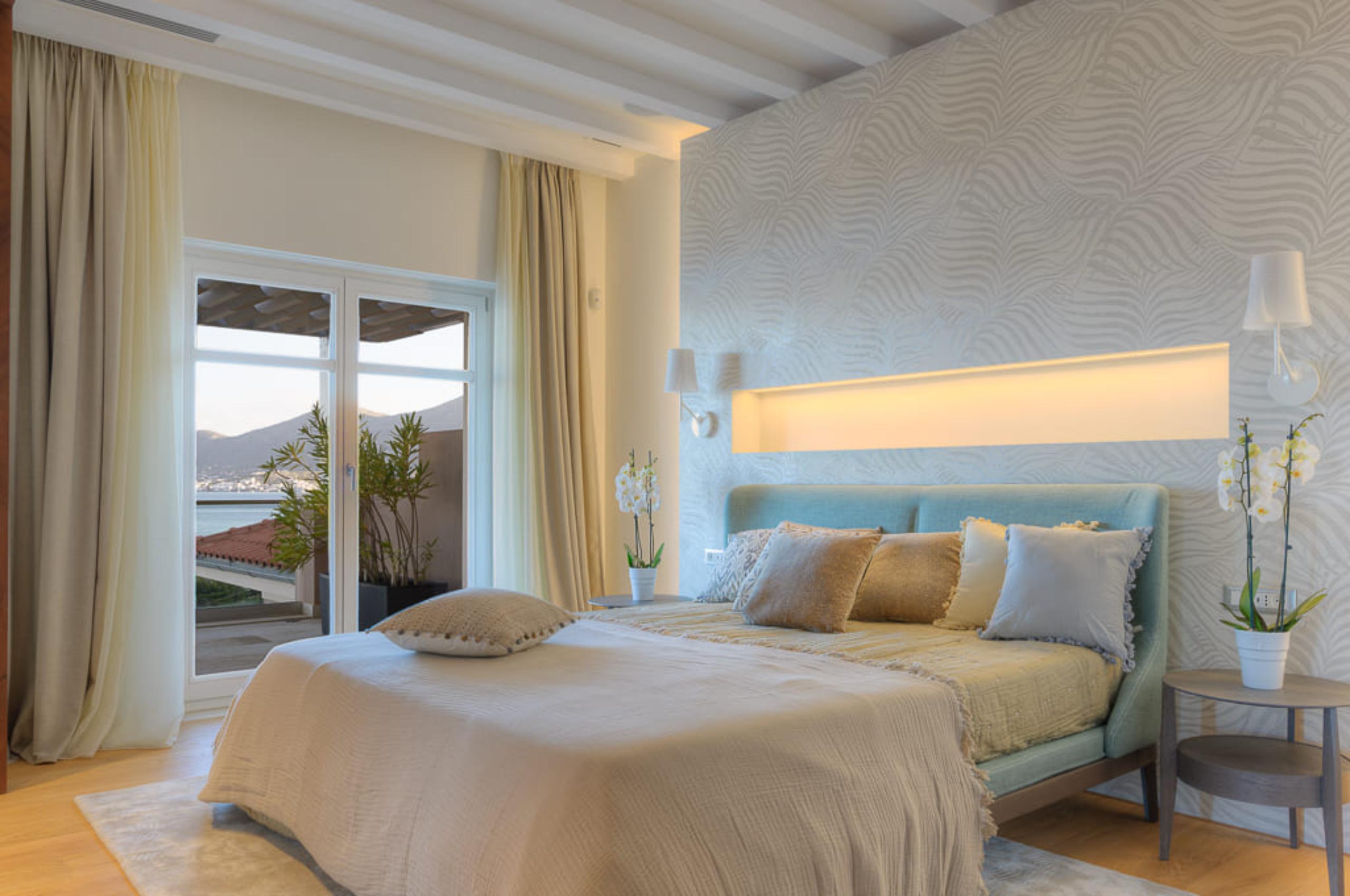 villa-octavia-bedroom-elegant-serene-design-sea-view-luxury-rental-retreat-crete