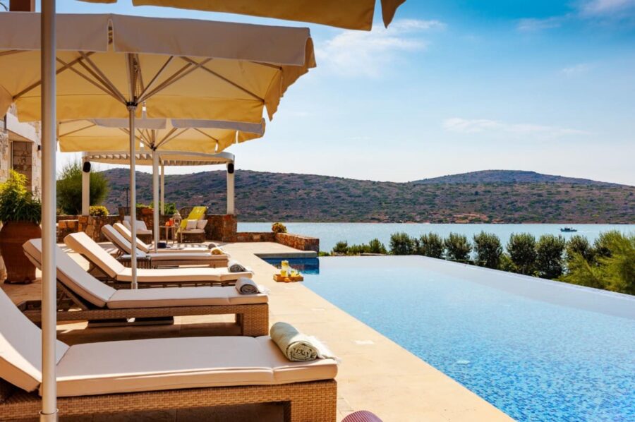 villa-octavia-swimming-pool-sun-loungers-terrace-sea-views-luxury-crete